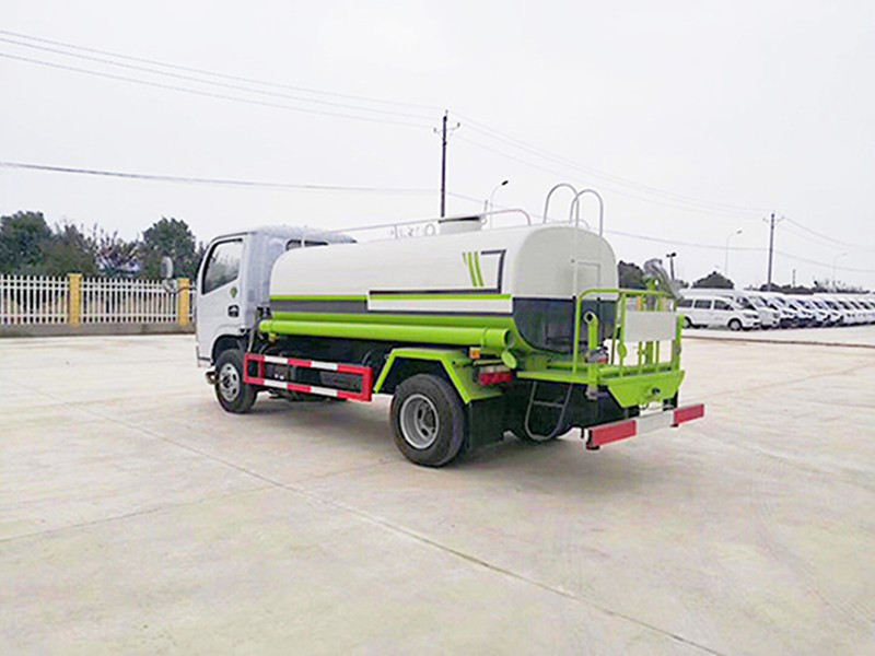 國(guó)六東風(fēng)5噸灑水車