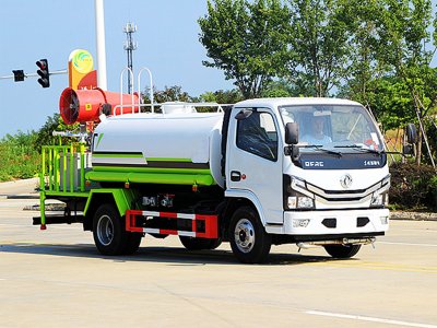 東風(fēng)多利卡5噸噴霧灑水車